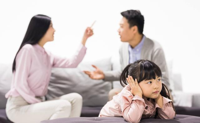Hi家有小甜椒儿|父母离婚,9岁的孩子被双方嫌弃,为啥总把怨气撒到孩子身上呢