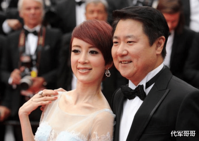 金巧巧|46岁金巧巧近况曝光，曾与吴启华相恋，嫁入豪门生下一双儿女很幸福