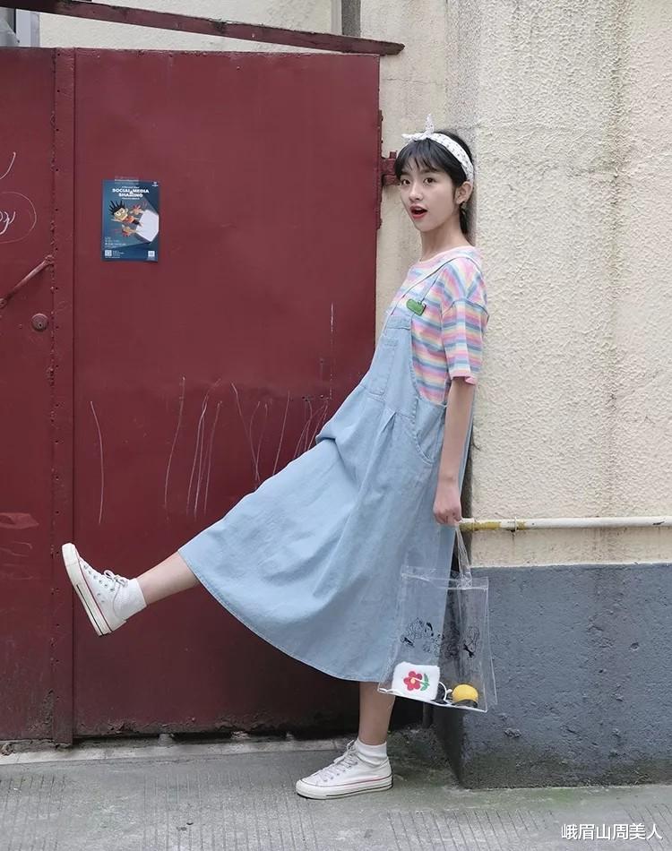 峨眉山周美人|杨紫带火了一种穿法叫：“衬衫+牛仔裙”，时尚减龄还特显瘦