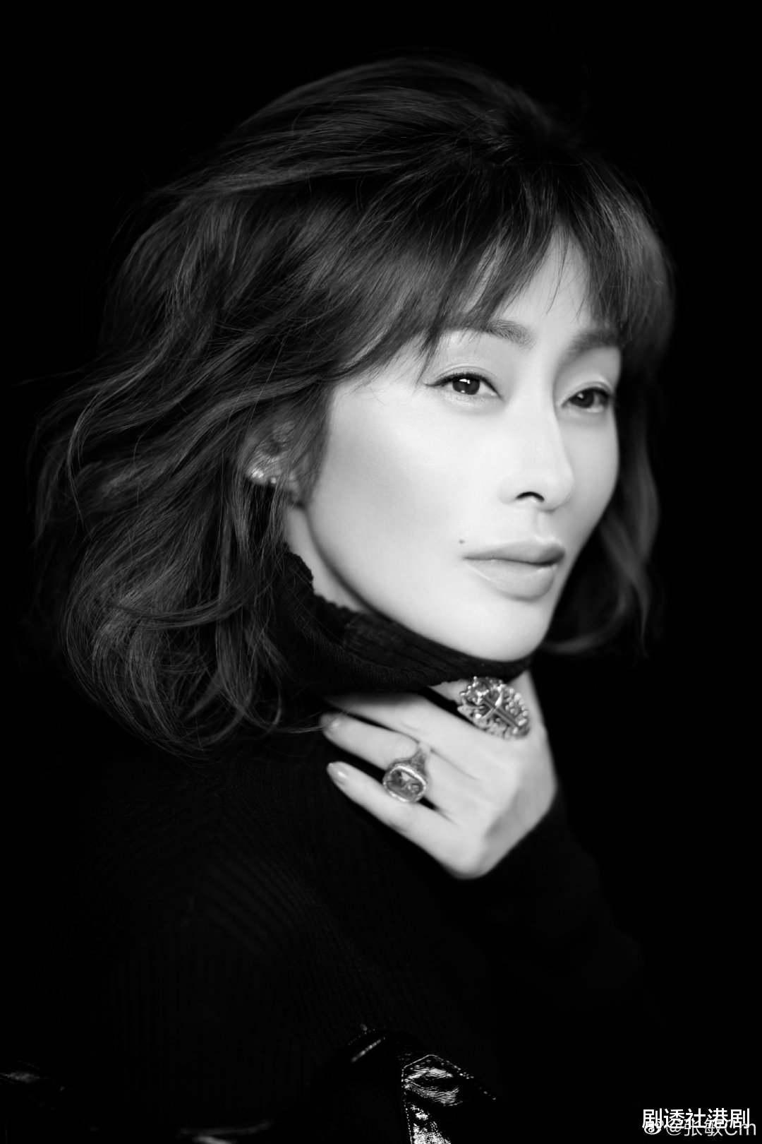 张敏|53岁最美“赵敏”疑嫁小10岁男友，男方友人泄密，被指借机圈热度