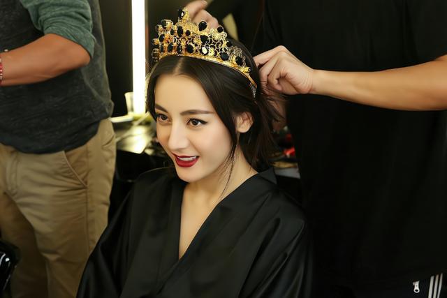 娱乐圈|新疆三美：一个无戏可拍，一个忍气吞声，一个被喊滚出娱乐圈