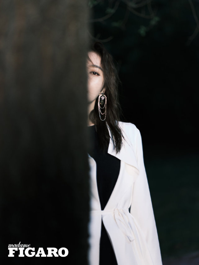 秦岚|“白月光”秦岚不扮古装照样惊艳！演绎出百变职场女王，气质绝杀