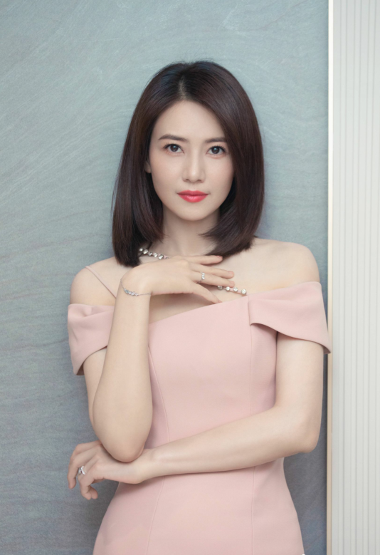 刘敏涛|曾经的收视女王,才42岁就无戏可拍了?难怪赵丽颖唐嫣都急着转型