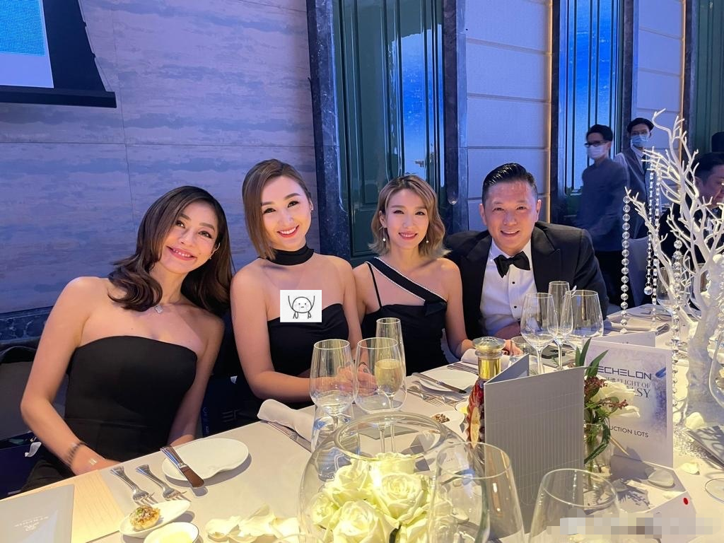 李乘德|胡杏儿老公独自现身晚宴，与众美女并排坐，合影太亲密被指责