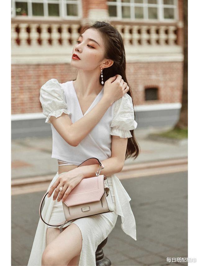 每日搭配指南|女人都要“会穿”半身裙，最全的“半身裙”穿搭攻略，照着穿就行