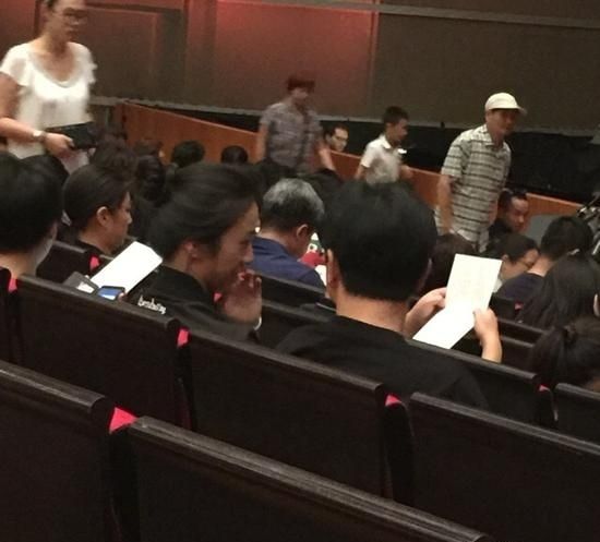 汤唯|汤唯穿丁字连体泳衣秀“豆乳身材”，被韩国老公宠成小公主？