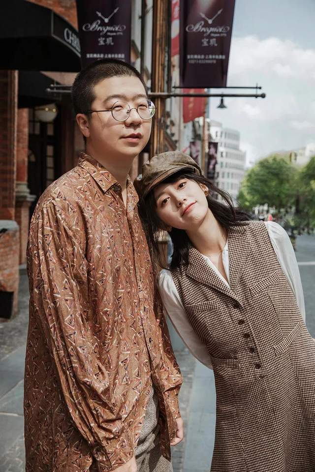 李诞|凭一张巧嘴赚数亿元，娶翘臀美女为妻，结婚仅3年多，今官宣离婚