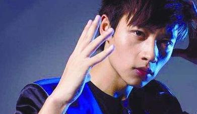 朱龙广|内地3位过气男星现状：释小龙热衷打高尔夫，陈楚生疲惫应付债务