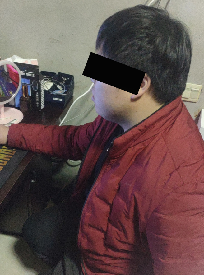 城市谈 与美女裸聊被勒索，上海男子加入犯罪团伙干得起劲，两个周赚8000