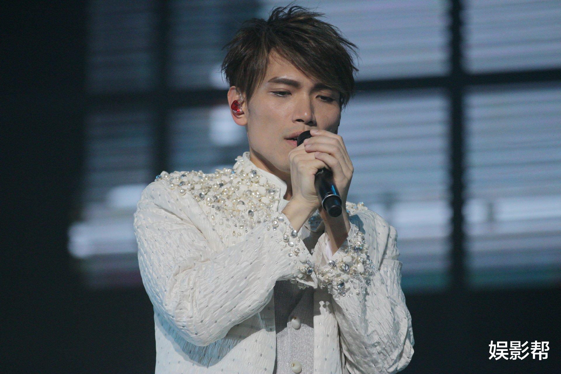 演唱会|他曾红极一时，开演唱会迟到2小时还忘词，耍大牌后彻底凉凉了