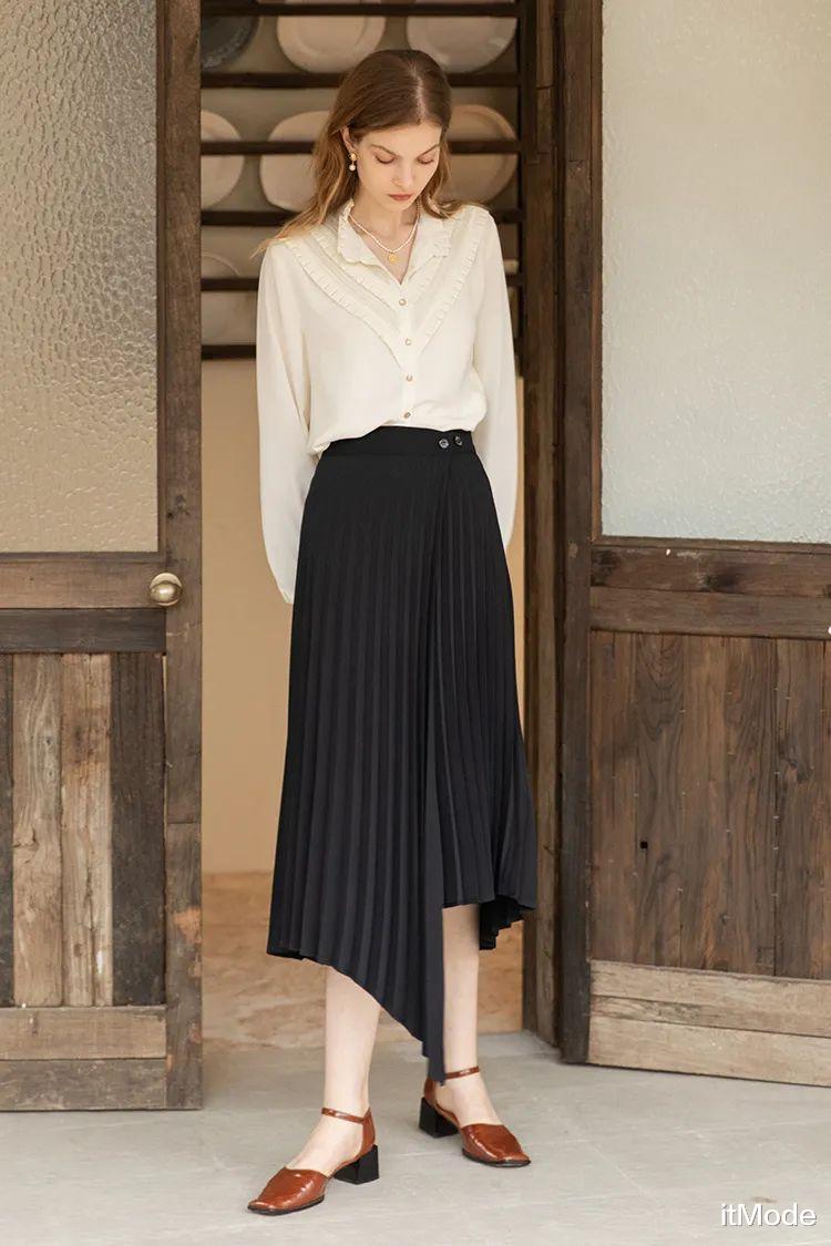 itMode 大毛衣+半裙，才是2021秋冬最气质时髦的打开方式！