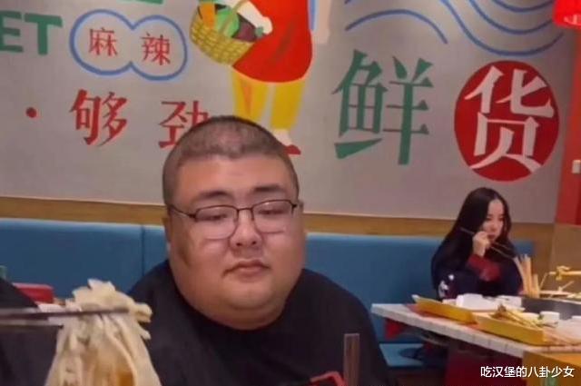 潜规则|320斤大胃王离世，生前打卡各个明星店，死后揭开直播圈的潜规则
