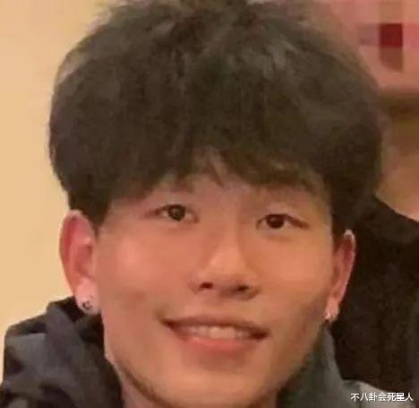 陈坤|子比父丑的10对明星父子,陈坤儿子像路人,看到狄龙儿子太可惜了