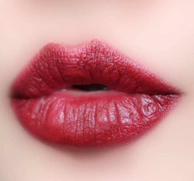 t恤 哪些口红色号好看?这些口红很适合黄皮肤色,超级显白!