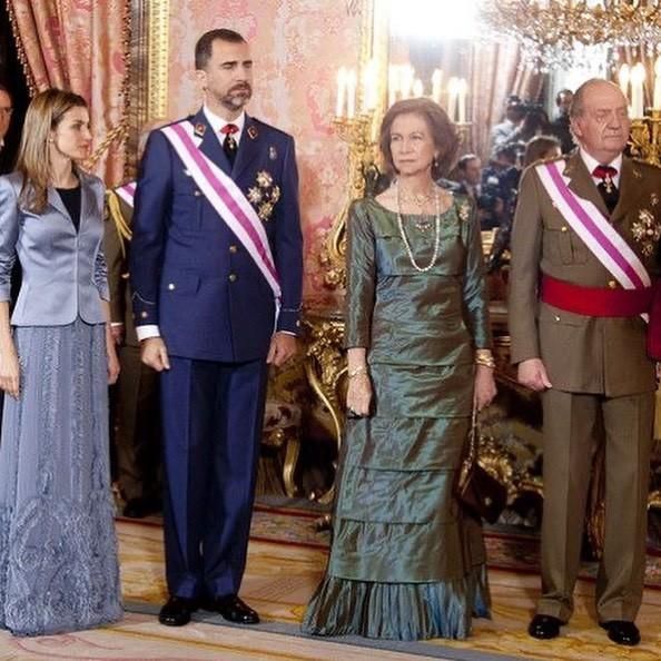 时尚圈的奇葩大喵 没落的希腊王室依旧活跃?35岁希腊王子娶白富美,王室成员齐亮相