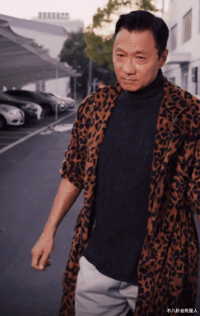 男神|10位香港老牌男神真实现状，发福脸肿，面部松弛下垂，一头白发