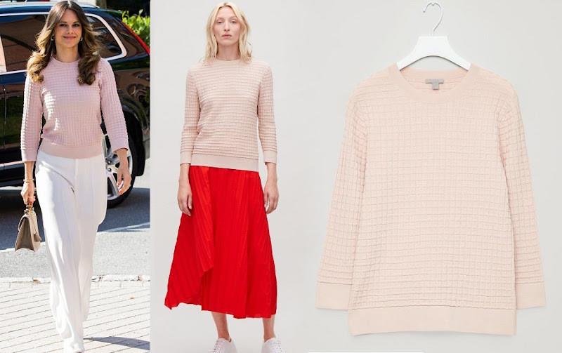 欧美时尚前线|“白配粉”清新优雅,王室女性都这么搭配,30+成熟女性可以学学