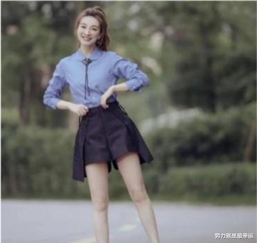 艾薇儿|女星减肥有多\拼\？周韦彤一个月狂瘦25斤，颖儿每天只吃一粒老干妈，而她瘦得只剩\皮包骨头\