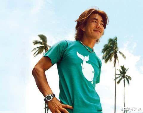 任贤齐|任贤齐妈妈将儿子的海报挂满全屋，50岁依然有超级铁粉，就是妈妈