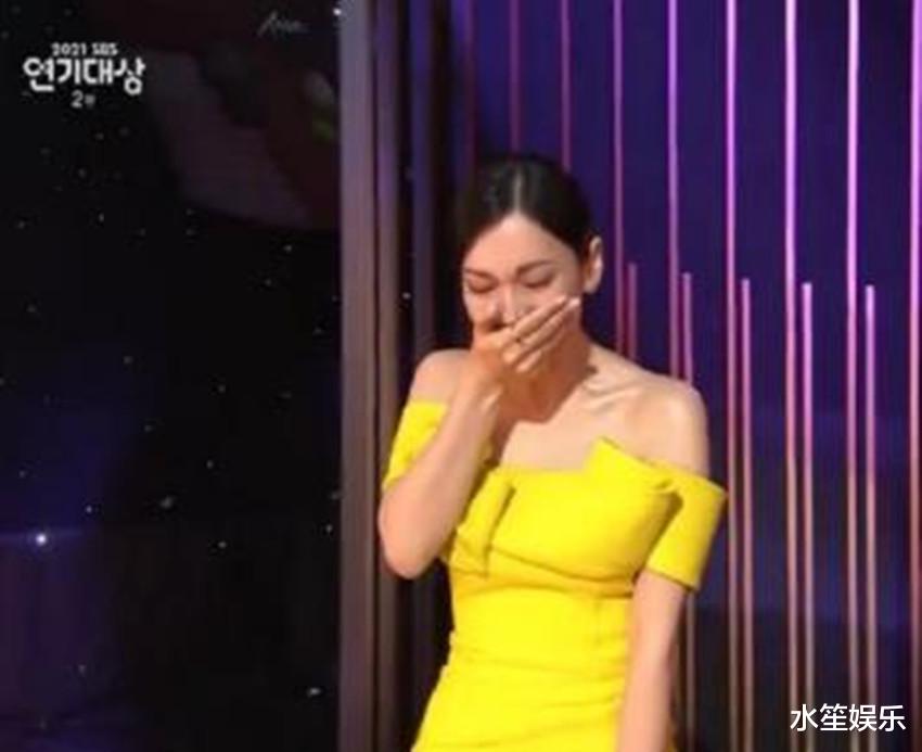 金素妍|SBS演技大赏揭晓，《顶楼》仅获4个奖项，金素妍战胜宋慧乔拿大赏