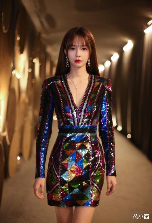 蓓小西|沈梦辰才是“时髦精”代表,穿宽松西装套装配棒球帽,照穿时髦爆