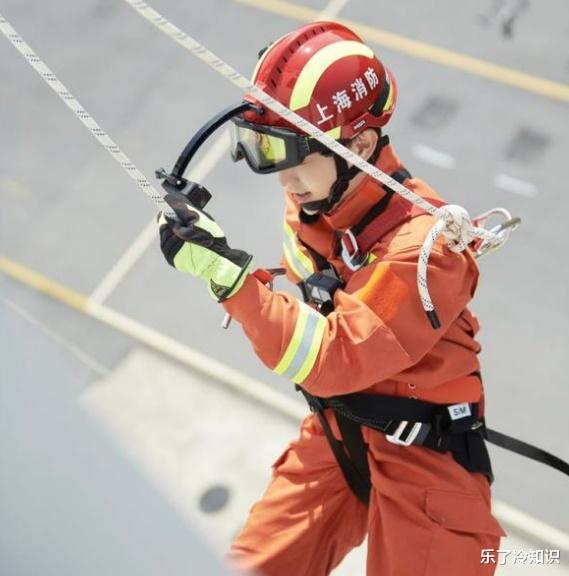 龚俊|邓伦九层高空索降，雷佳音搞笑人字形，龚俊贾乃亮有被笑到