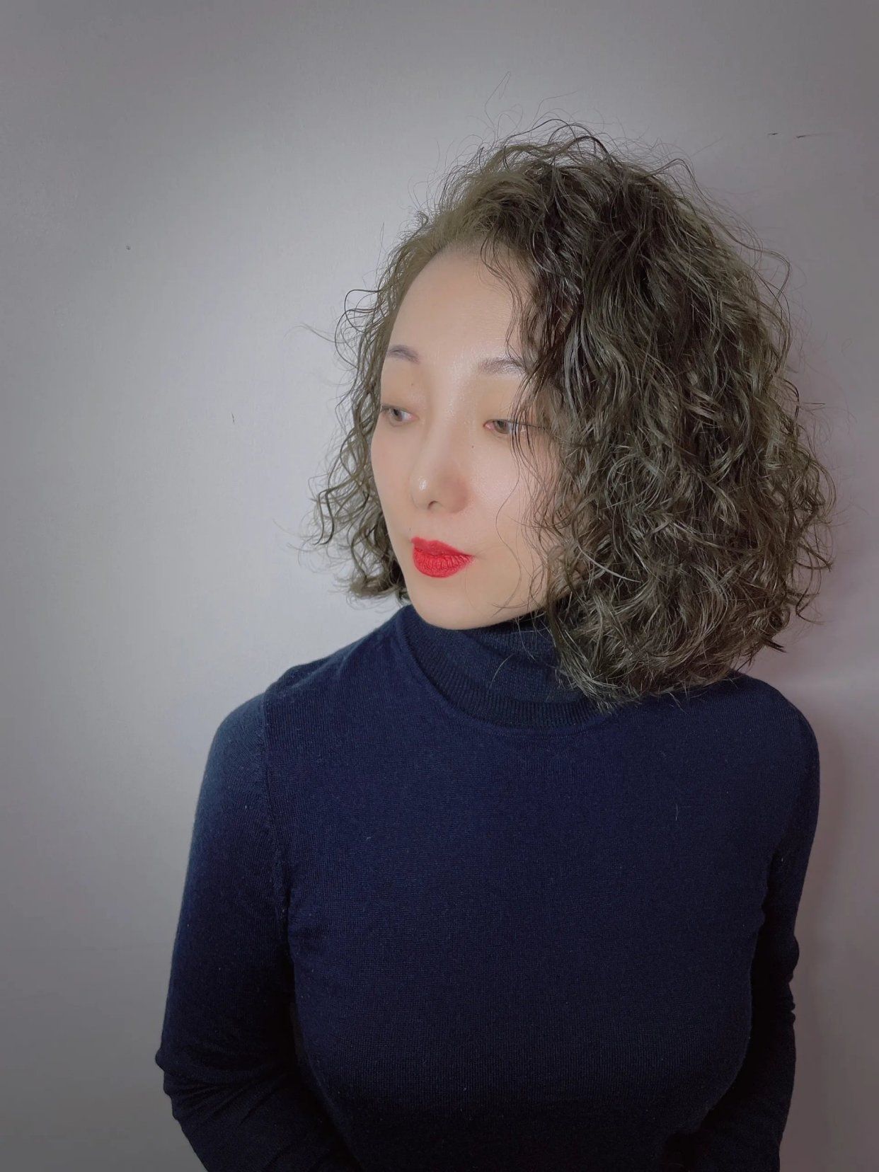 便秘 短发怎么做好看？全头烫纹理烫超短刘海，今天这15款都让人心动