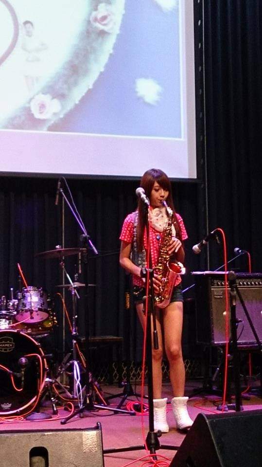 迪丽热巴|演艺圈有名的美腿精\n: 唐嫣，关晓彤，许雅涵，迪丽热巴