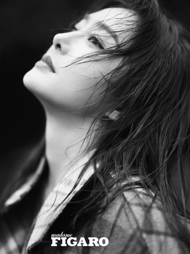 秦岚|“白月光”秦岚不扮古装照样惊艳！演绎出百变职场女王，气质绝杀