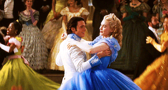 仙剑奇侠传|真人版《美女与野兽》贝儿舞会裙为何不如灰姑娘的美:缺了这5点。