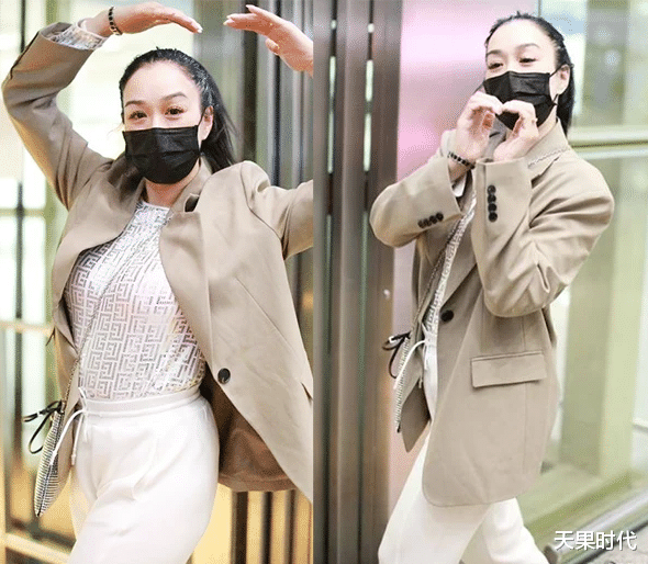 天果时代|钟丽缇真能搞花样,穿西装扎哪吒头,真把自己当少女