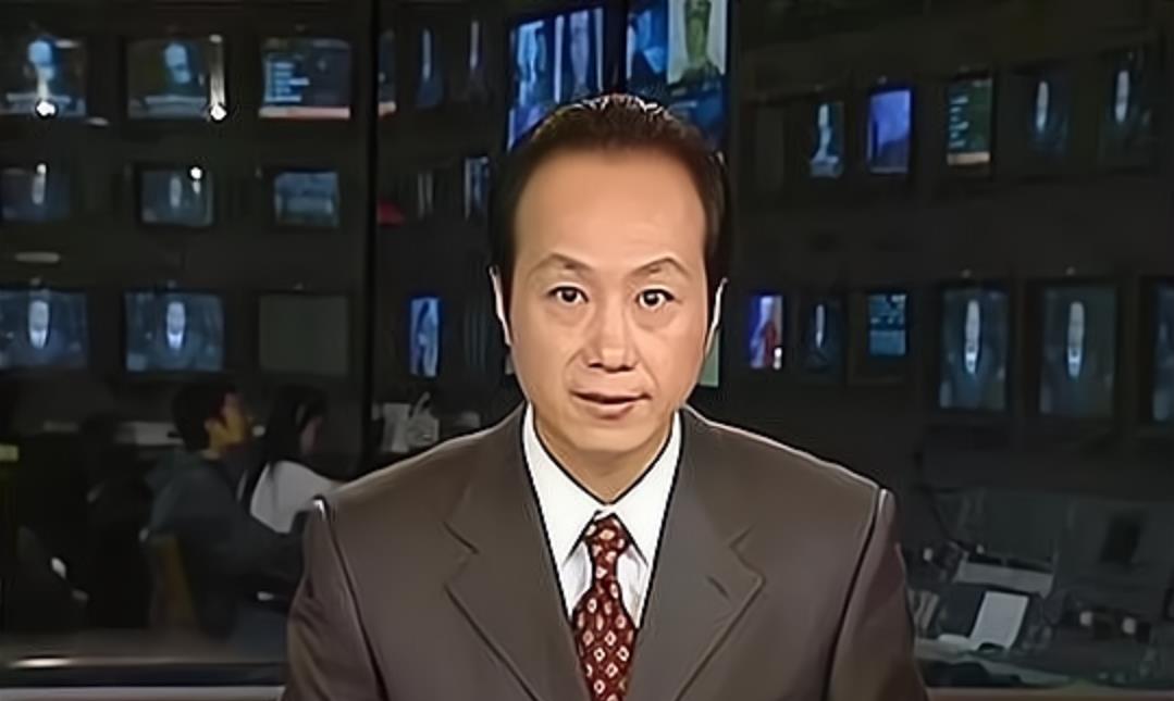 罗京|罗京：48岁去世，葬礼现场李瑞英表情痛苦，妻子改嫁儿子留学美国