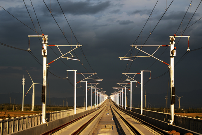 少明科学|9600度!高铁每小时耗电量曝光,这些电从哪里来的?