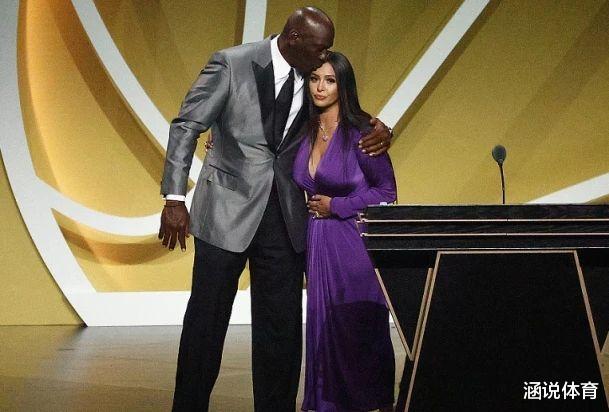 名人堂|名人堂感动瞬间！瓦妮莎演讲乔丹落泪，马刺师徒同框，狼王幽默