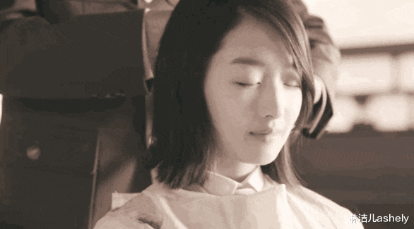 林洁儿ashely|女明星都是手残党？关晓彤、Lisa自己动手剪的刘海都失败了
