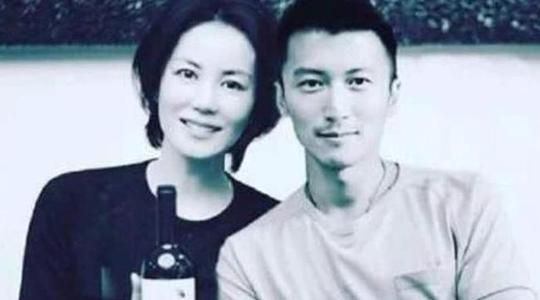 谢霆锋|谢霆锋把王菲纹在背上以示真爱，大儿子画了一幅画，却让网友心酸