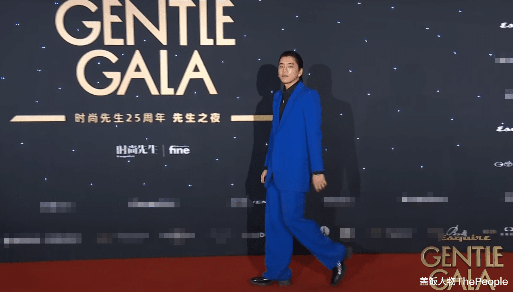 火龙果|时尚先生红毯女星抢镜：有人穿成火龙果，还有人发型撞款潘长江