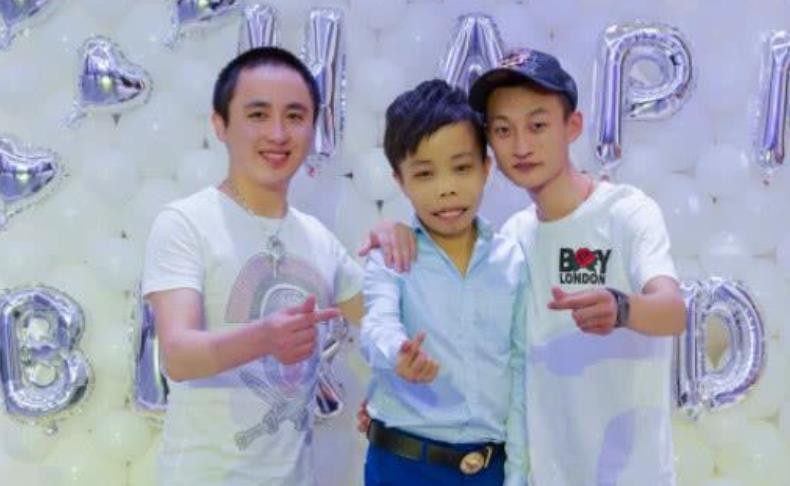 张丽的精彩 封禁网红“外星人”开播，宣称与天道关系破裂，怒斥对方父母