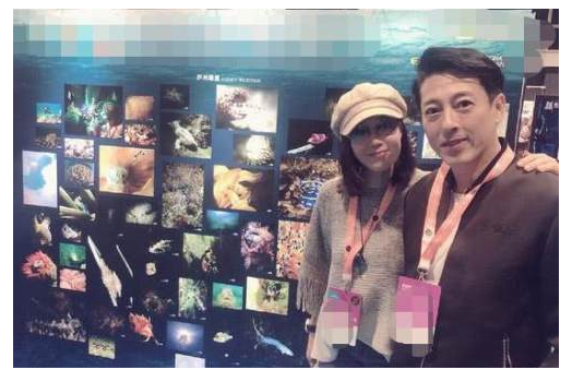 蕾丝裙|夫妻俩为抗老，婚后不吃肉也不生孩，如今状态不输小鲜肉