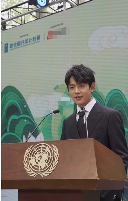 电影|最铁的粉丝也看不下去了：丁真古装照被吐槽太丑，“没了纯真”