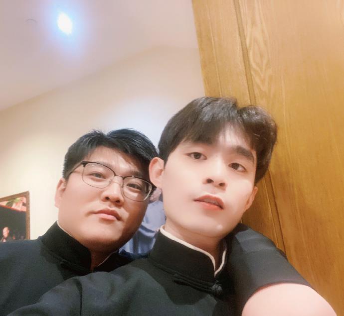 岳云鹏|岳云鹏助理冲冲继续玩谐音梗，不坑师父整蛊师叔姬霄桐另有目的？