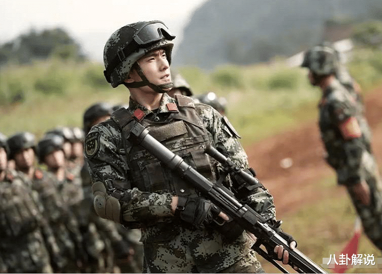 龚俊|军装真的很抬气质！躲过了李易峰和白敬亭，却被龚俊的军装帅到了