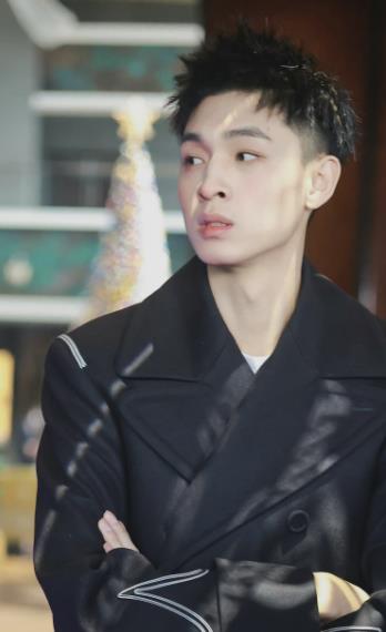 快乐大本营|《快本》首轮录制结束,宋茜岳云鹏确认加盟,谢娜维嘉被曝已退出