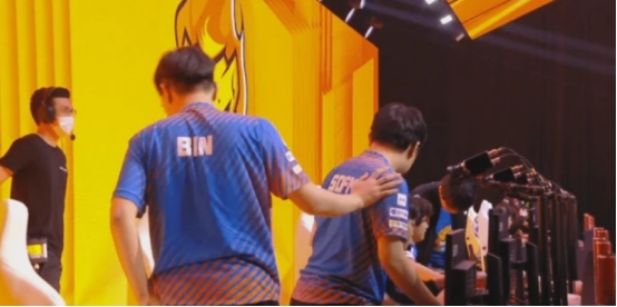 打野|WBG打野Sofm暴露致命性格缺点，阿斌远走，Shy哥也悬