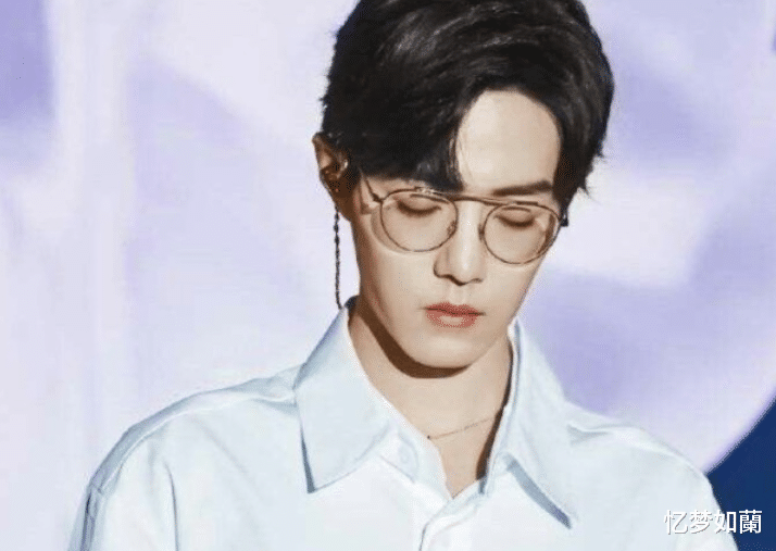 肖战|有网友曝出肖战的近况，肖战的腰实在是太细了