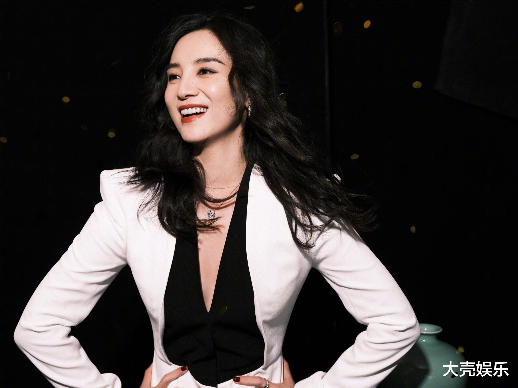 宋佳|宋佳又喝大了，凌晨“表白”圈内好友并与网友热聊