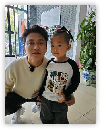 郭德纲|郭德纲助理喜得二胎，在德云社十年儿女双全，曾被拘留现苦尽甘来