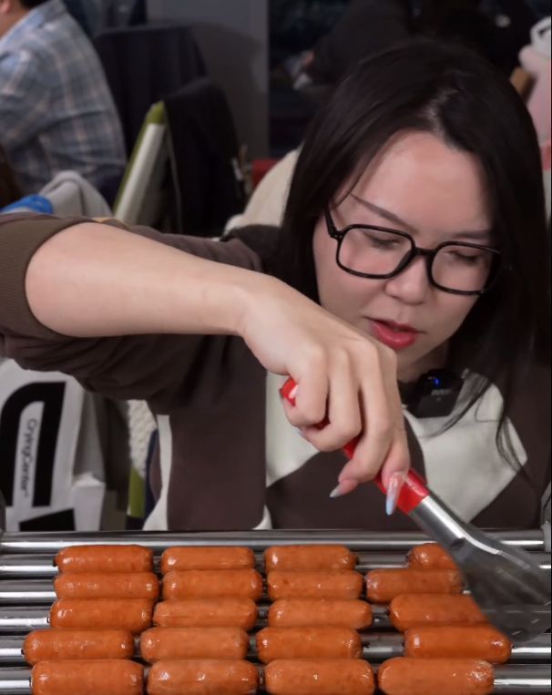 浪胃仙|网红浪胃仙被曝是富二代？为了儿子男扮女装，与前妻已经离婚十年