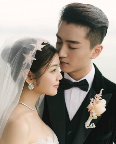 赵丽颖|有种“恩爱”叫赵丽颖结婚照,其他明星一个风格,只有她出其不意