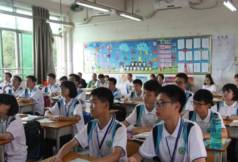 中考|同样是初中生，“住校与走读”分数差距很大，中考后可见分晓